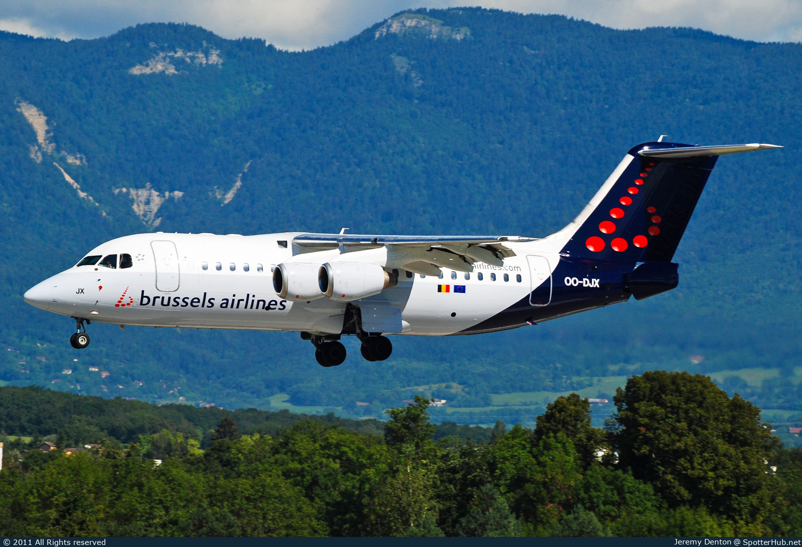 Photo of OO-DJX - British Aerospace Avro RJ85 operated by Brussels Airlines