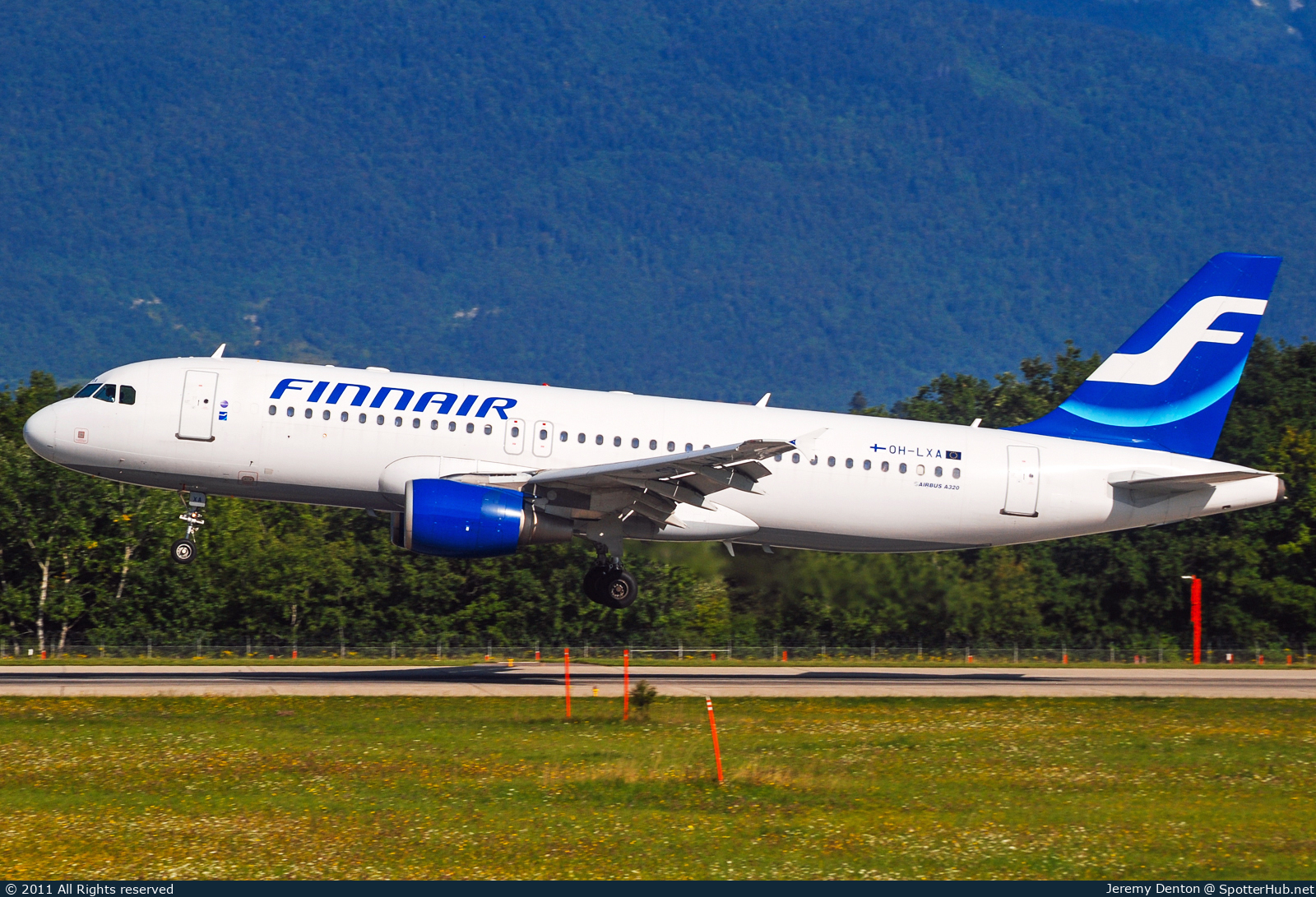 Photo of OH-LXA - Airbus A320-214 operated by Finnair