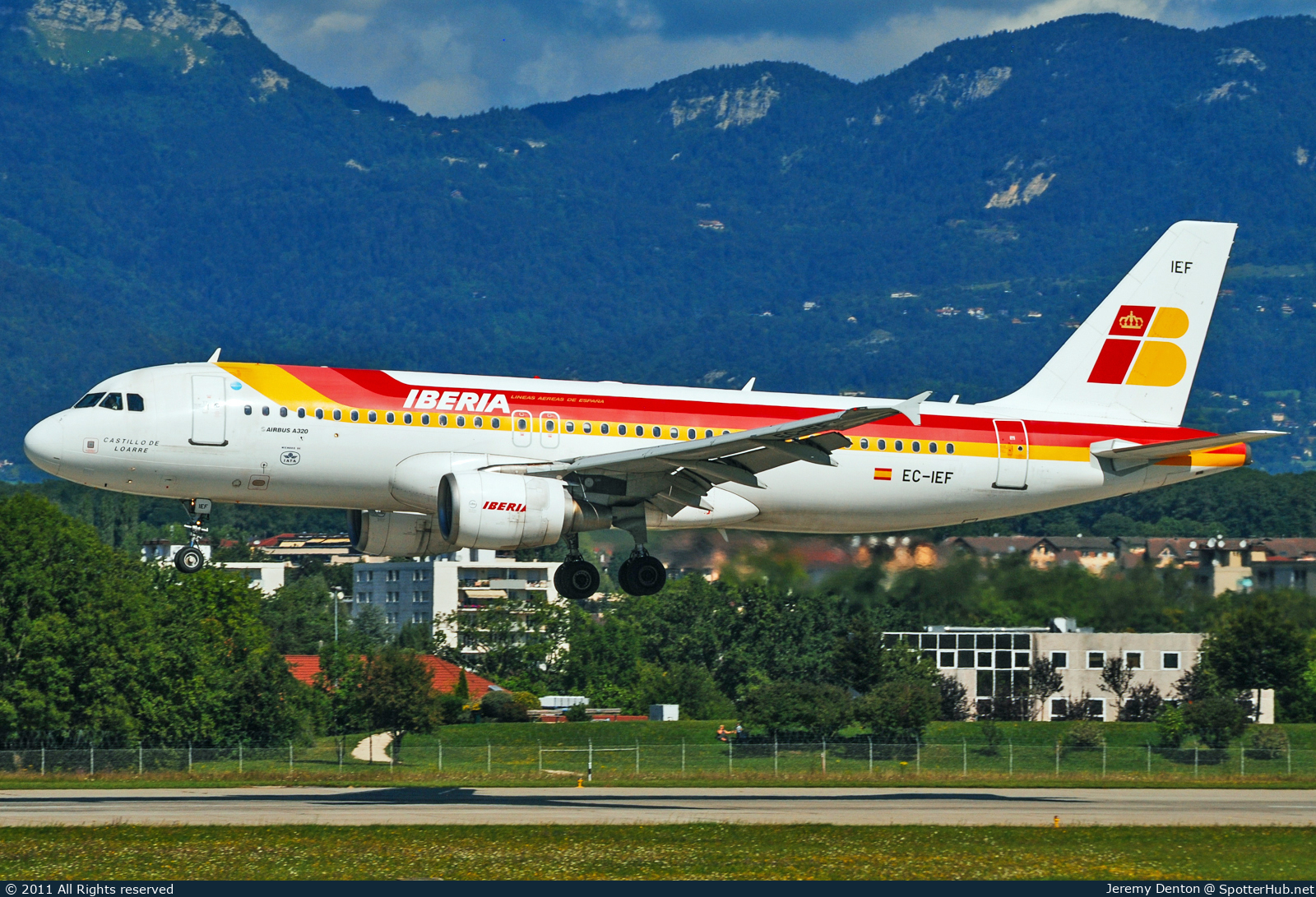 Photo of EC-IEF - Airbus A320-214 operated by Iberia