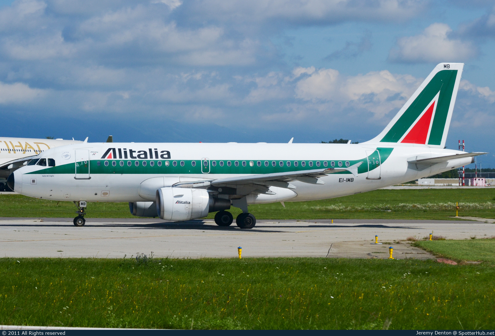 Photo of EI-IMB - Airbus A319-112 operated by Alitalia