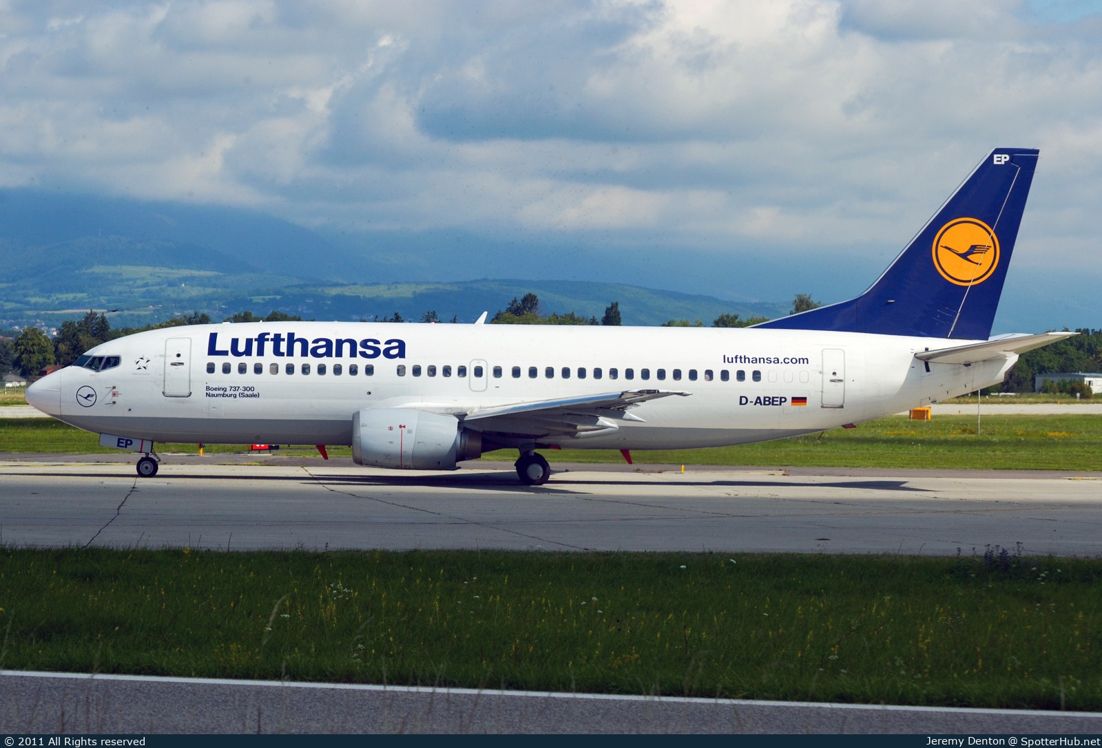 Photo of D-ABEP - Boeing 737-330 operated by Lufthansa