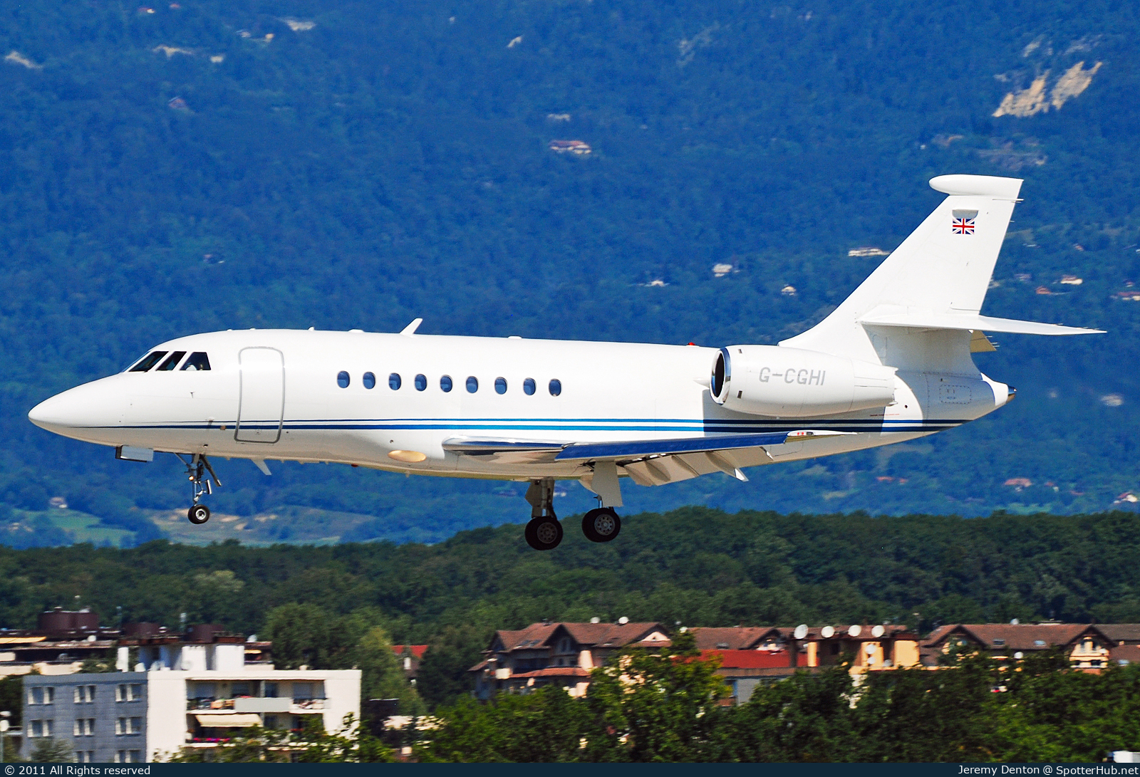 Photo of G-CGHI - Dassault Falcon 2000 operated by ExecuJet UK