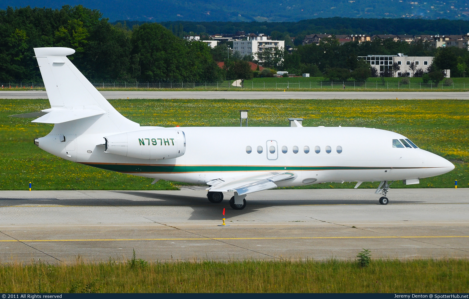 Photo of N797HT - Dassault Falcon 2000 operated by Private