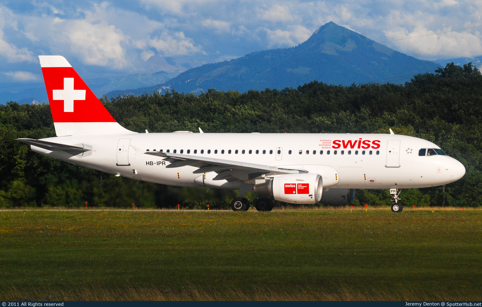 Photo of HB-IPR - Airbus A319-112 operated by Swiss International Air Lines