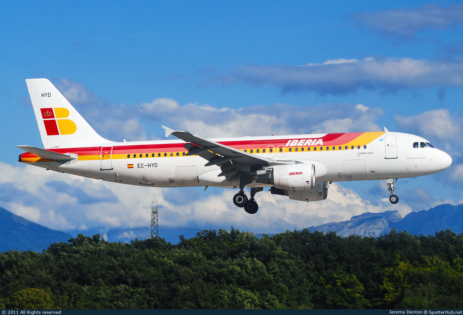 Photo of EC-HYD - Airbus A320-214 operated by Iberia