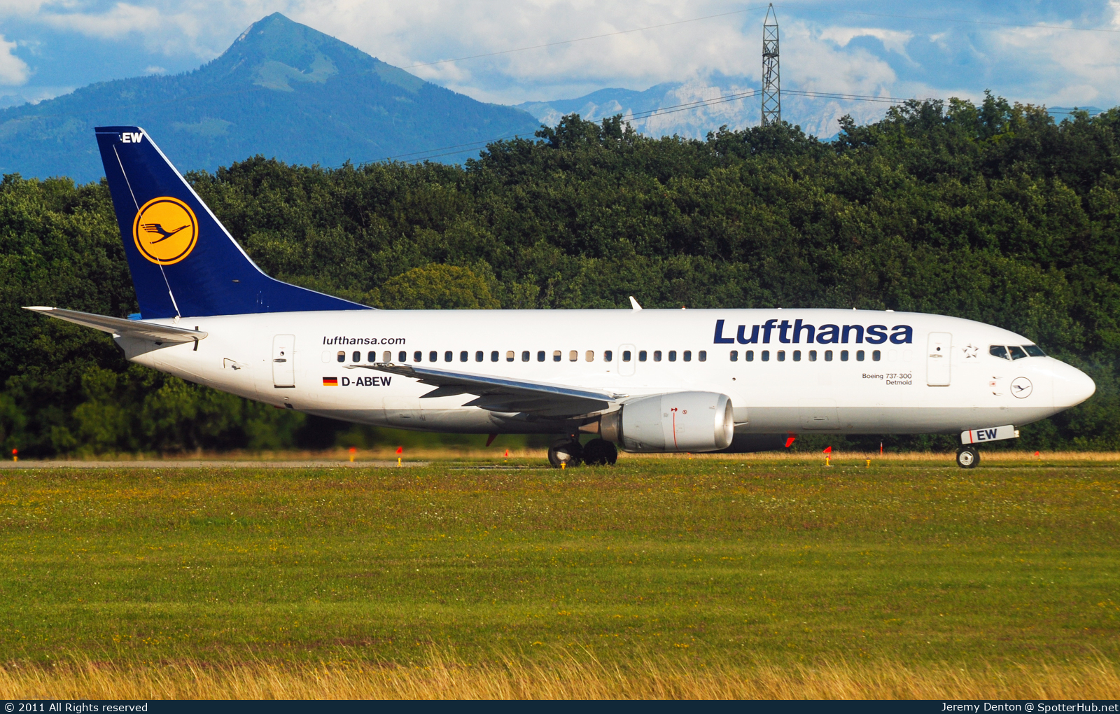 Photo of D-ABEW - Boeing 737-330 operated by Lufthansa