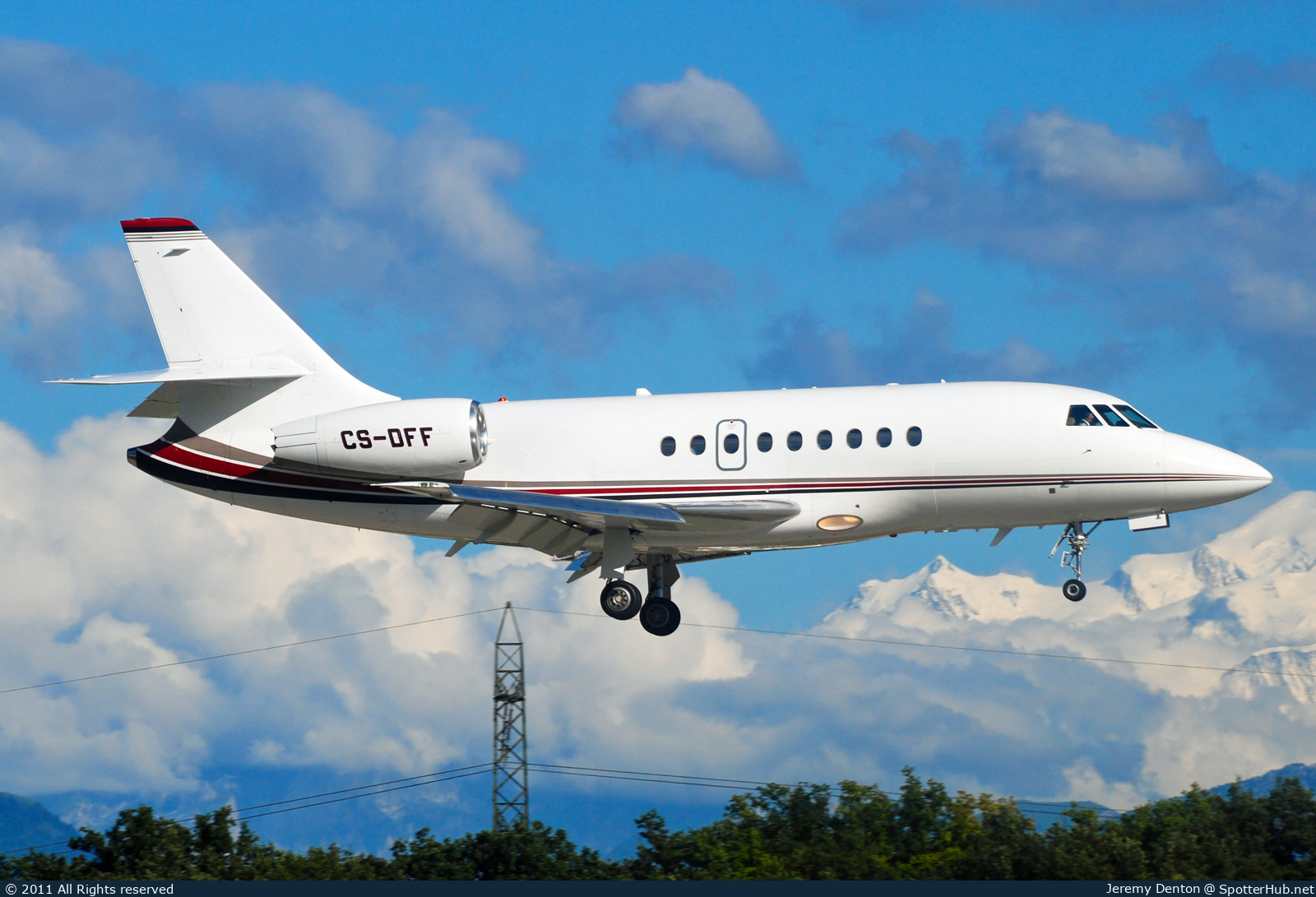 Photo of CS-DFF - Dassault Falcon 2000EX operated by NetJets Europe