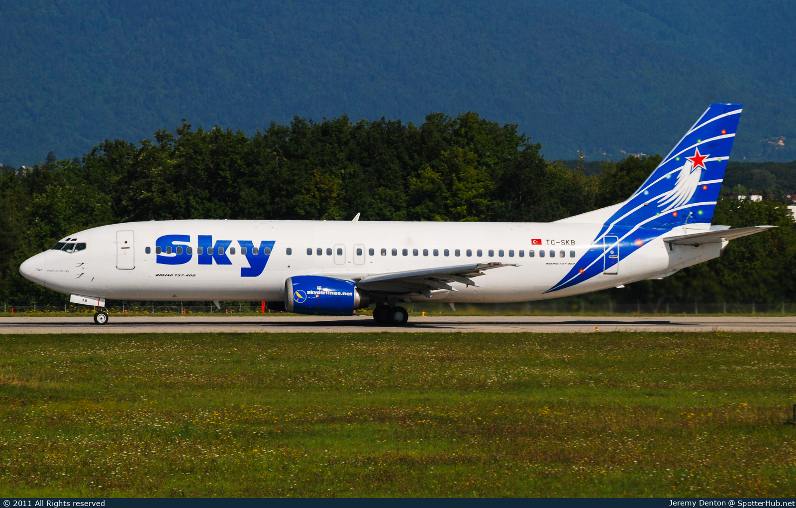Photo of TC-SKB - Boeing 737-430 operated by Sky Airlines
