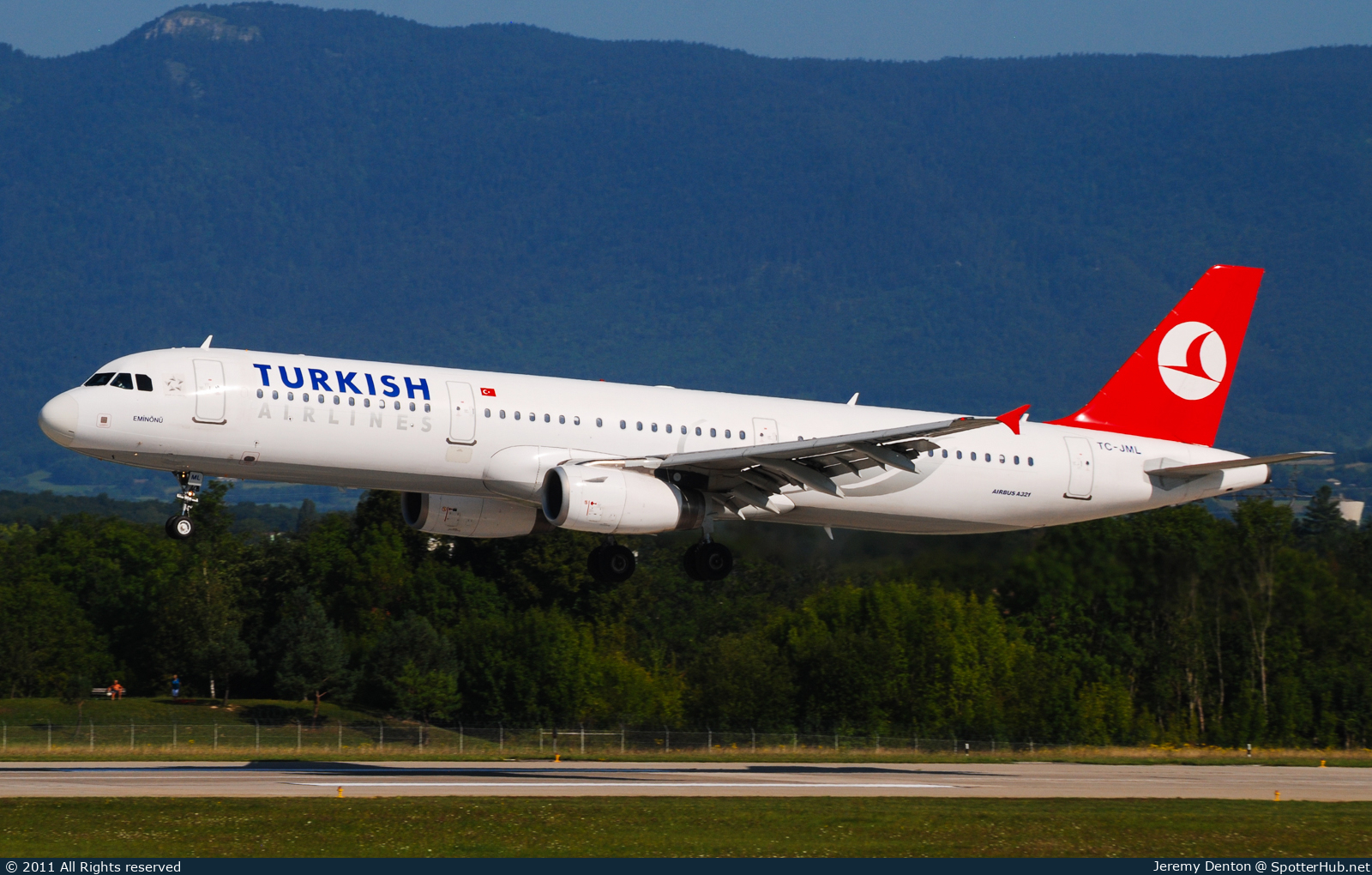 Photo of TC-JML - Airbus A321-231 operated by Turkish Airlines