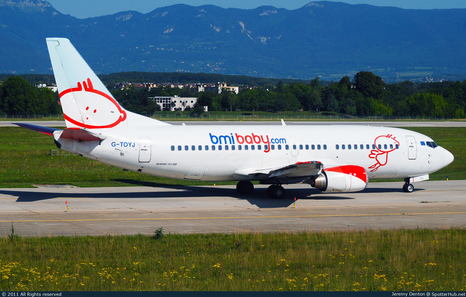 Photo of G-TOYJ - Boeing 737-36M operated by bmibaby