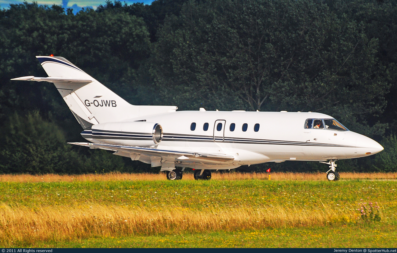 Photo of G-OJWB - Hawker Beechcraft 800XP operated by Hangar 8