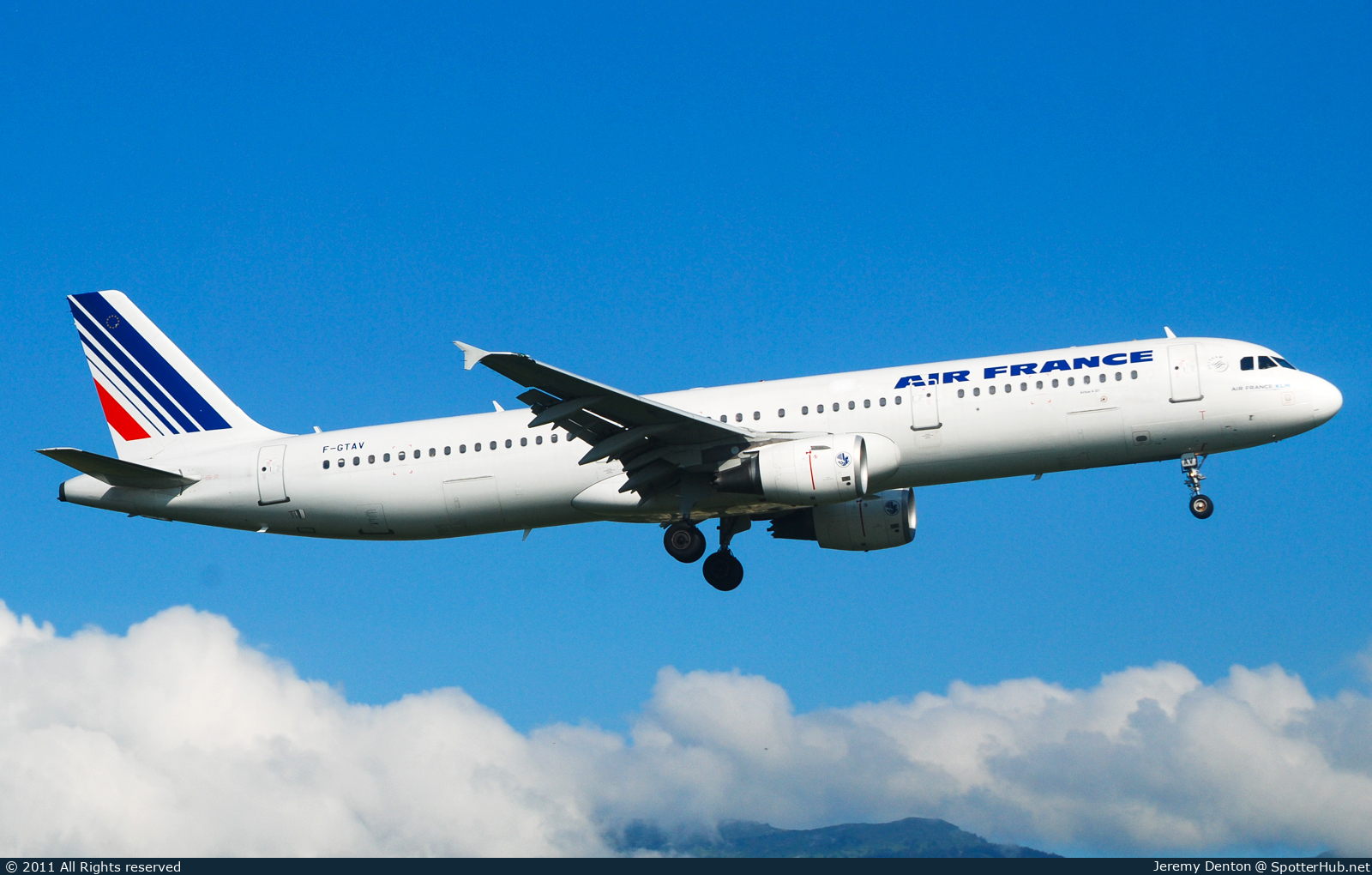 Photo of F-GTAV - Airbus A321-212 operated by Air France