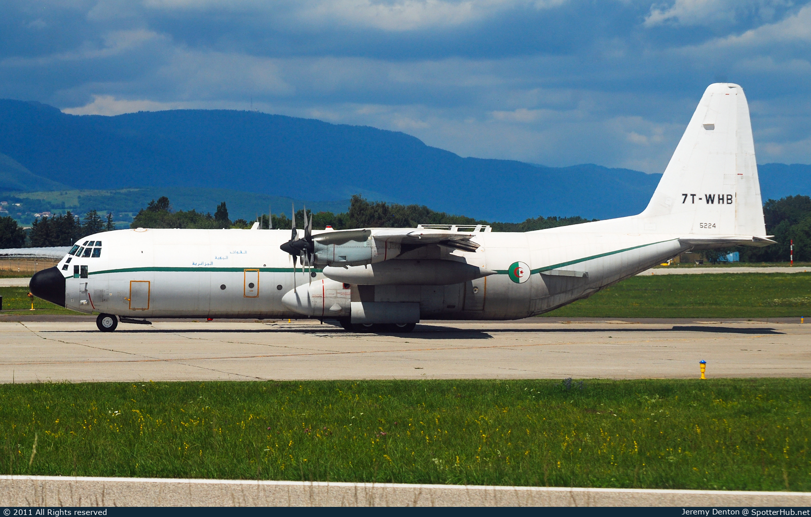 Photo of 7T-WHB - Lockheed C-130H-30 Hercules operated by Algerian Air Force