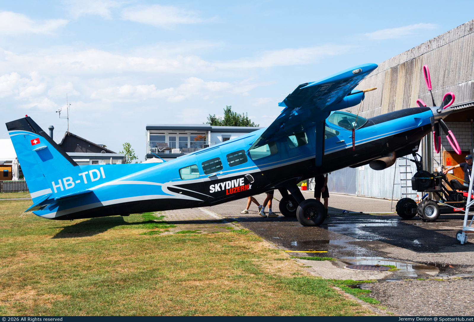 Photo of HB-TDI - Cessna 208 Caravan operated by Skydive Luzern