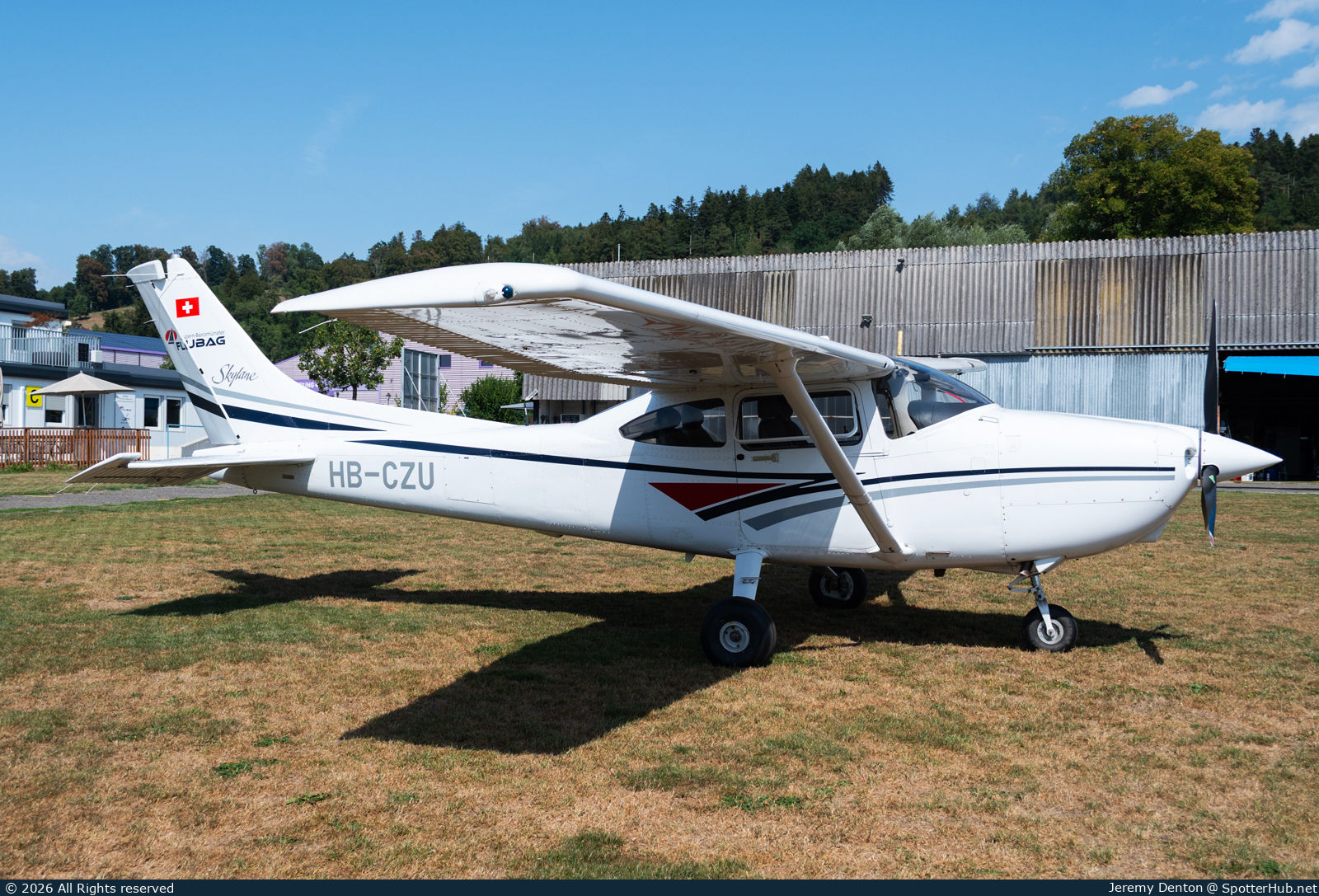 Photo of HB-CZU - Cessna 182S Skylane operated by Flubag