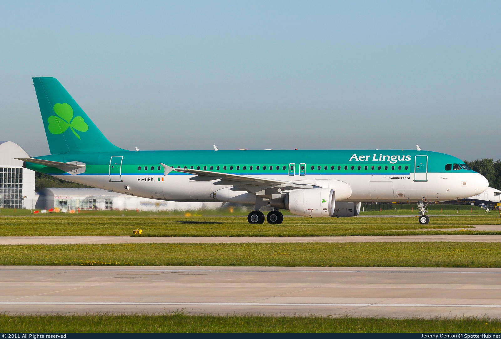 Photo of EI-DEK - Airbus A320-214 operated by Aer Lingus