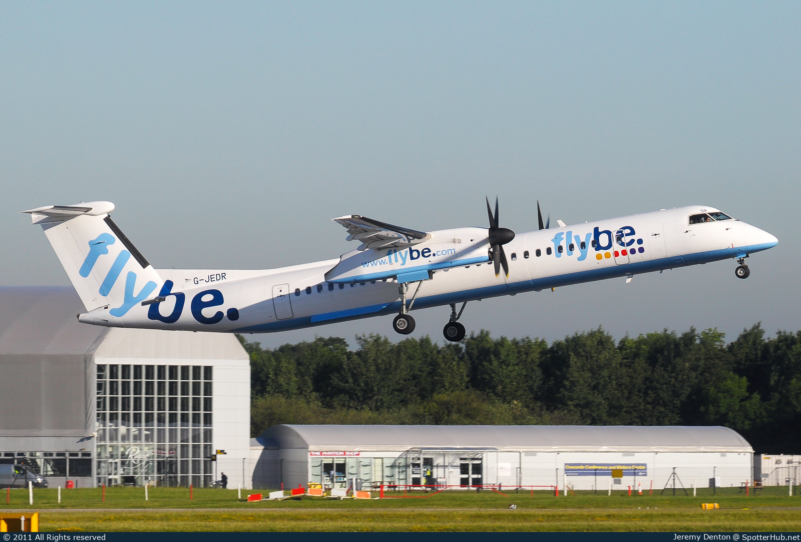 Photo of G-JEDR - Bombardier DHC-8-402 Dash 8 Q400 operated by flybe