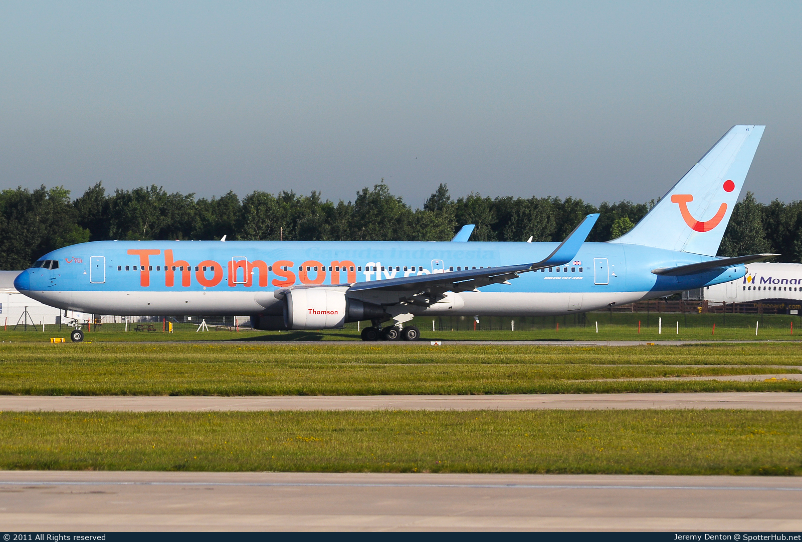 Photo of G-OBYE - Boeing 767-304(ER) operated by Thomson Airways