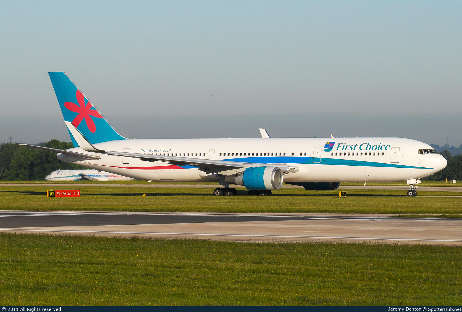 Photo of G-OOAN - Boeing 767-39H(ER) operated by First Choice Airways