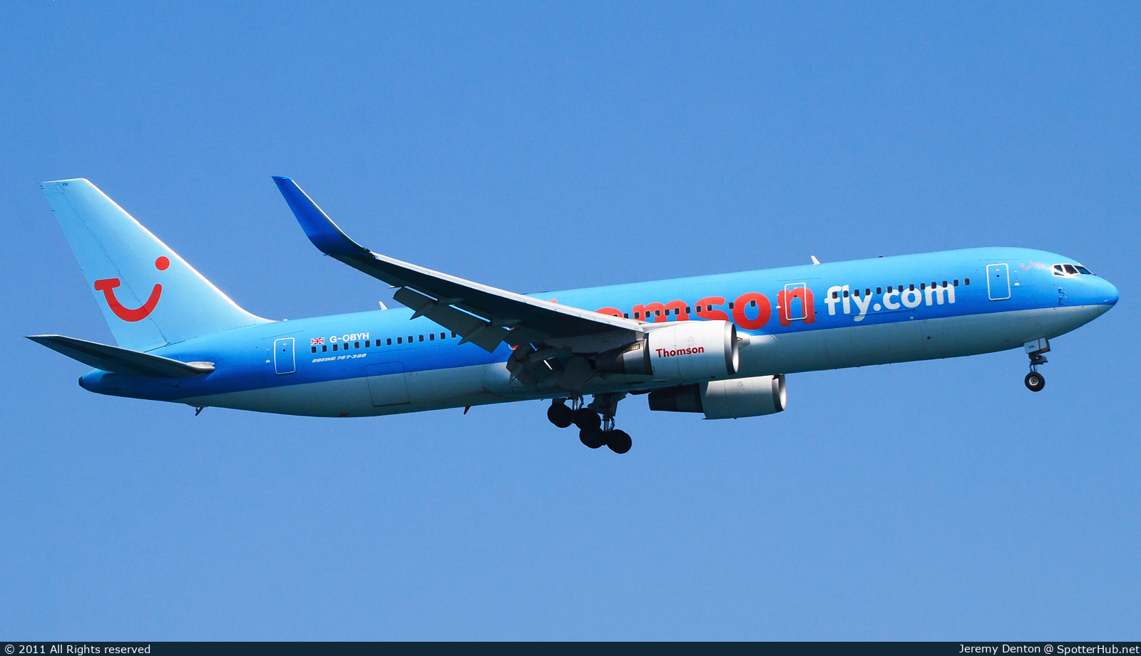 Photo of G-OBYH - Boeing 767-304(ER) operated by Thomsonfly