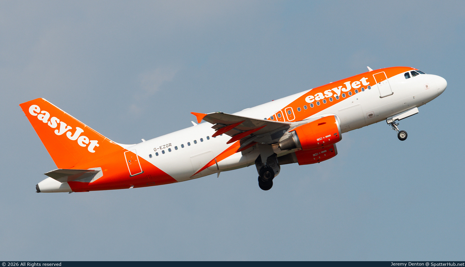 Photo of G-EZGR - Airbus A319-111 operated by easyJet