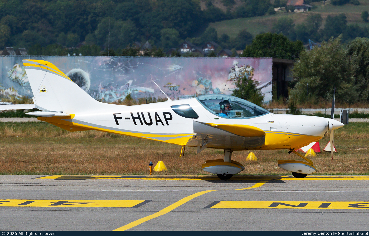 Photo of F-HUAP - Czech Sport Aircraft SportCruiser operated by Private