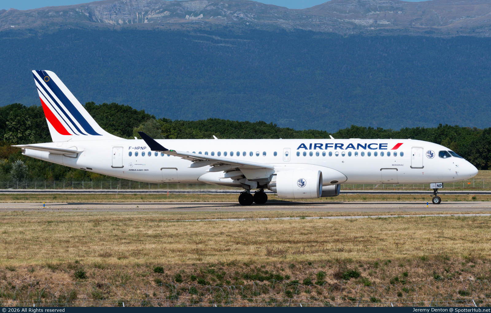 Photo of F-HPNP - Airbus A220-300 operated by Air France