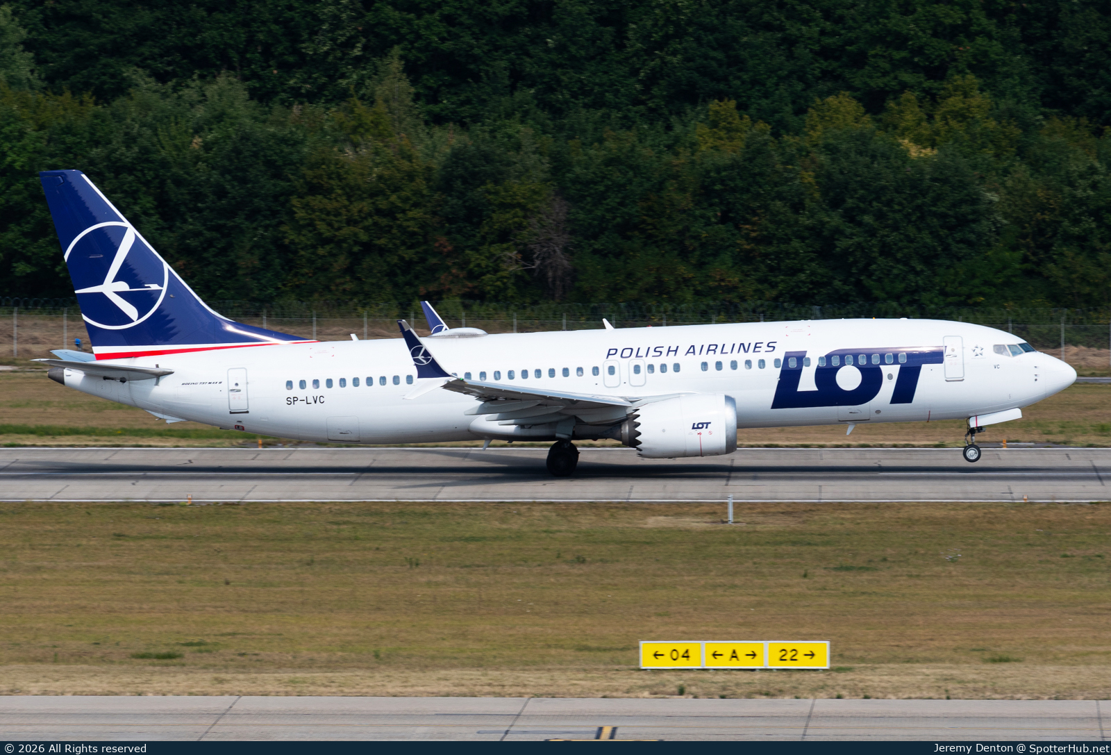 Photo of SP-LVC - Boeing 737 MAX 8 operated by LOT Polish Airlines