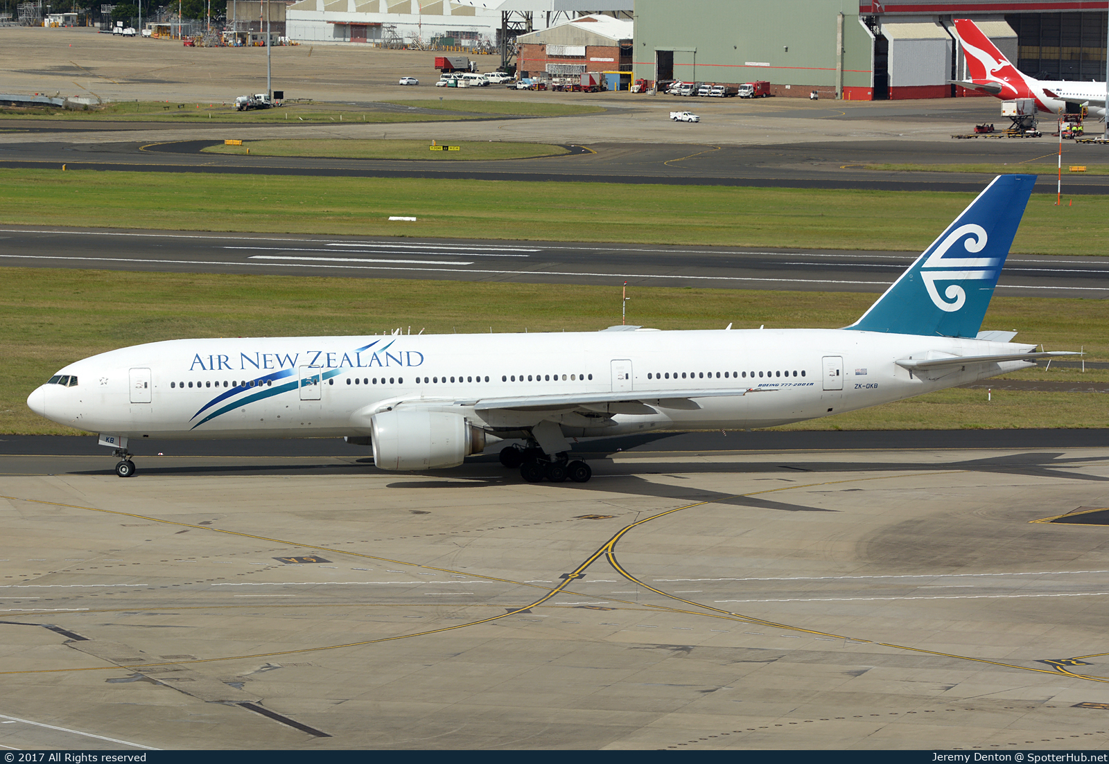 Photo of ZK-OKB - Boeing 777-219(ER) operated by Air New Zealand