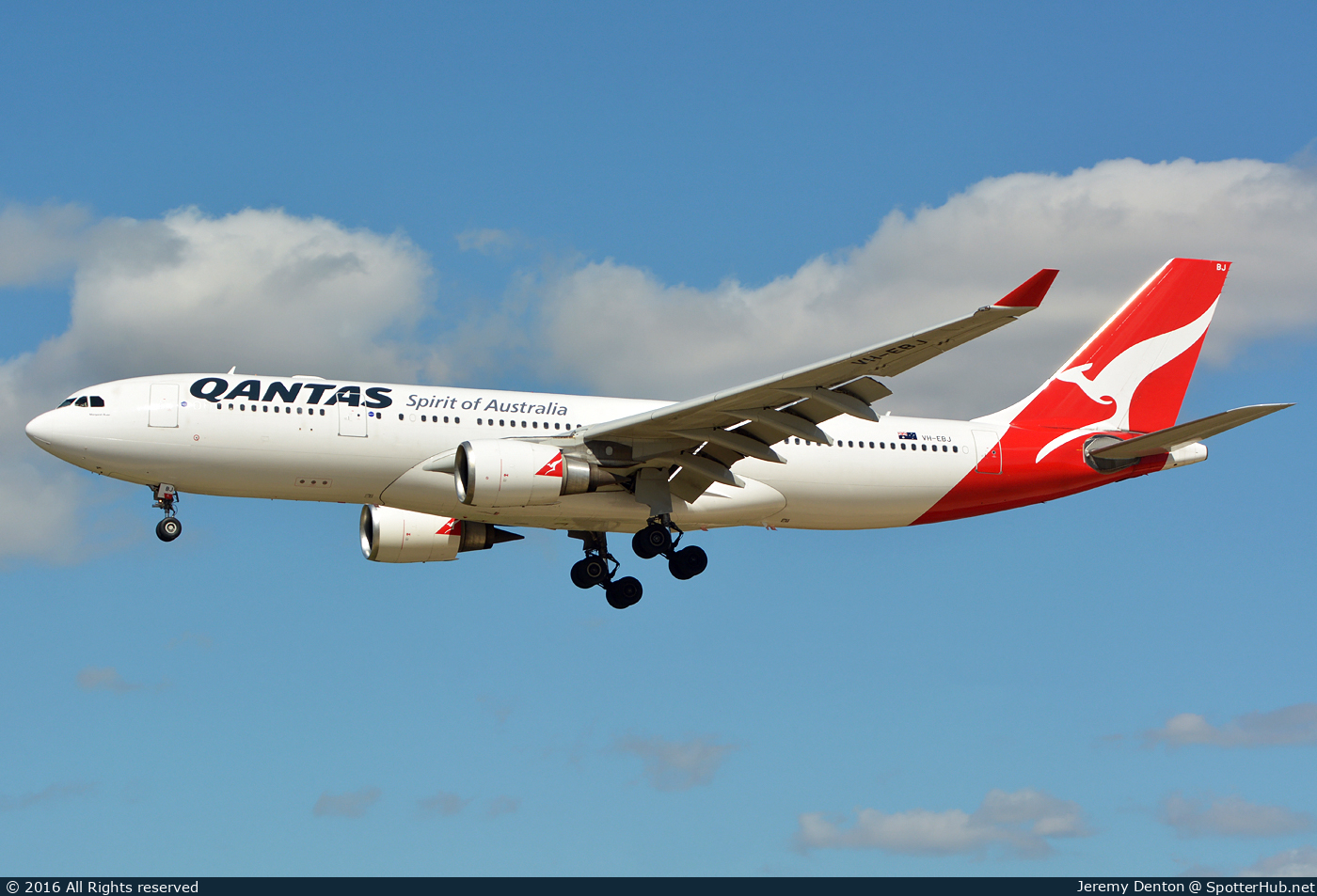 Photo of VH-EBJ - Airbus A330-202 operated by Qantas