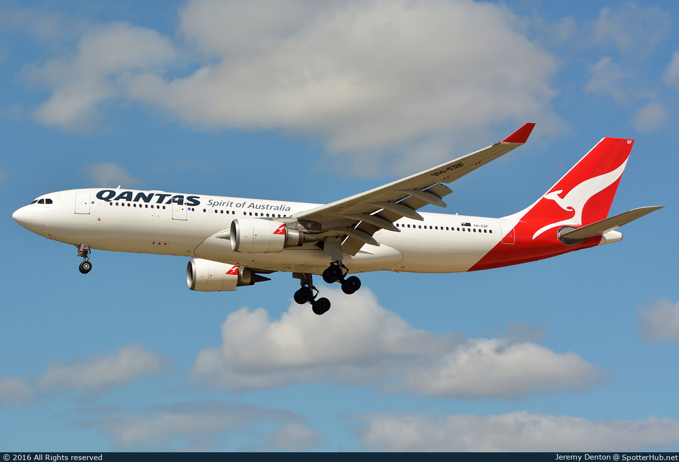 Photo of VH-EBF - Airbus A330-202 operated by Qantas