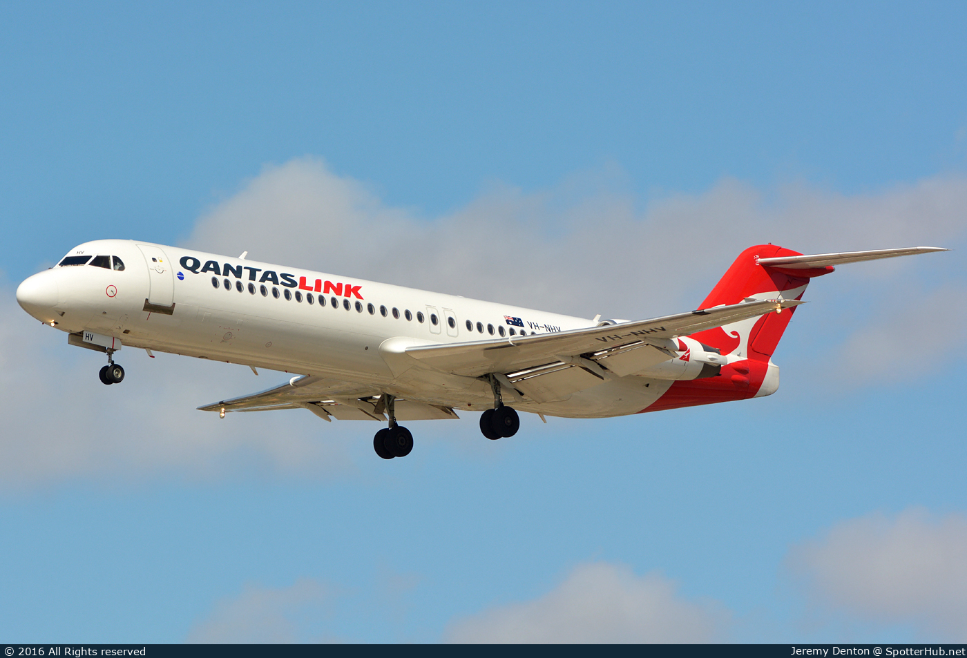 Photo of VH-NHV - Fokker 100 operated by QantasLink (opb Network Aviation)