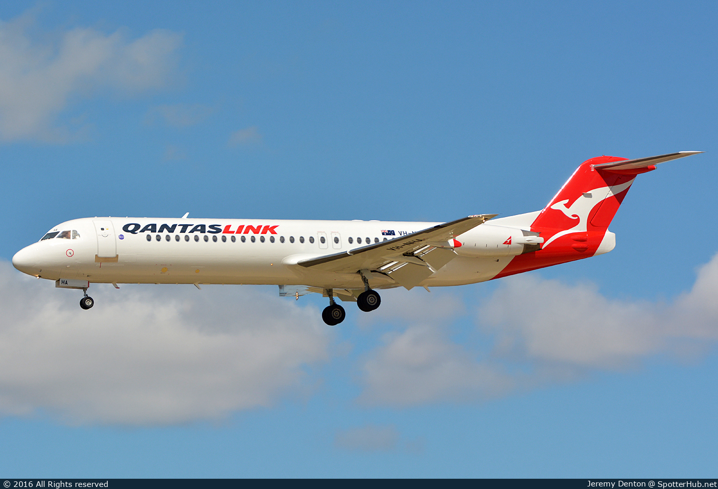 Photo of VH-NHA - Fokker 100 operated by QantasLink (opb Network Aviation)