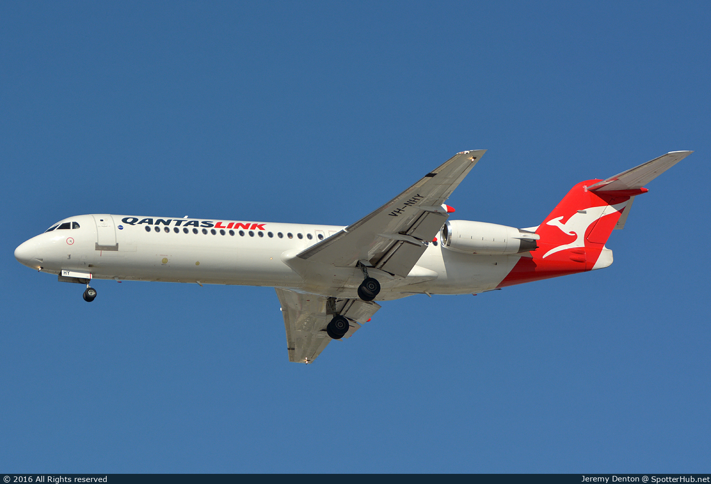 Photo of VH-NHY - Fokker 100 operated by QantasLink (opb Network Aviation)