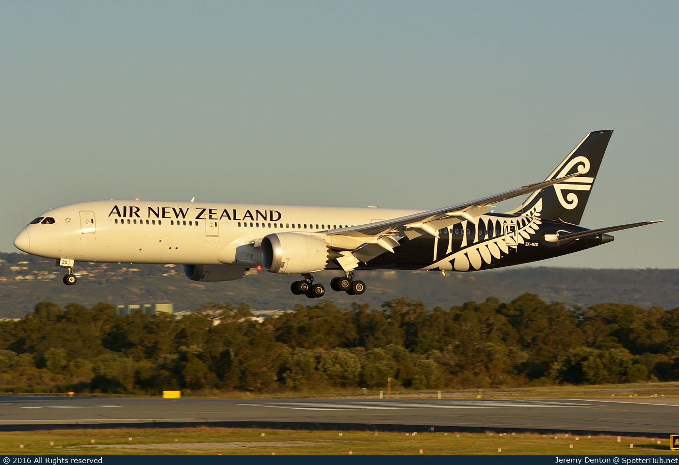 Photo of ZK-NZG - Boeing 787-9 Dreamliner operated by Air New Zealand