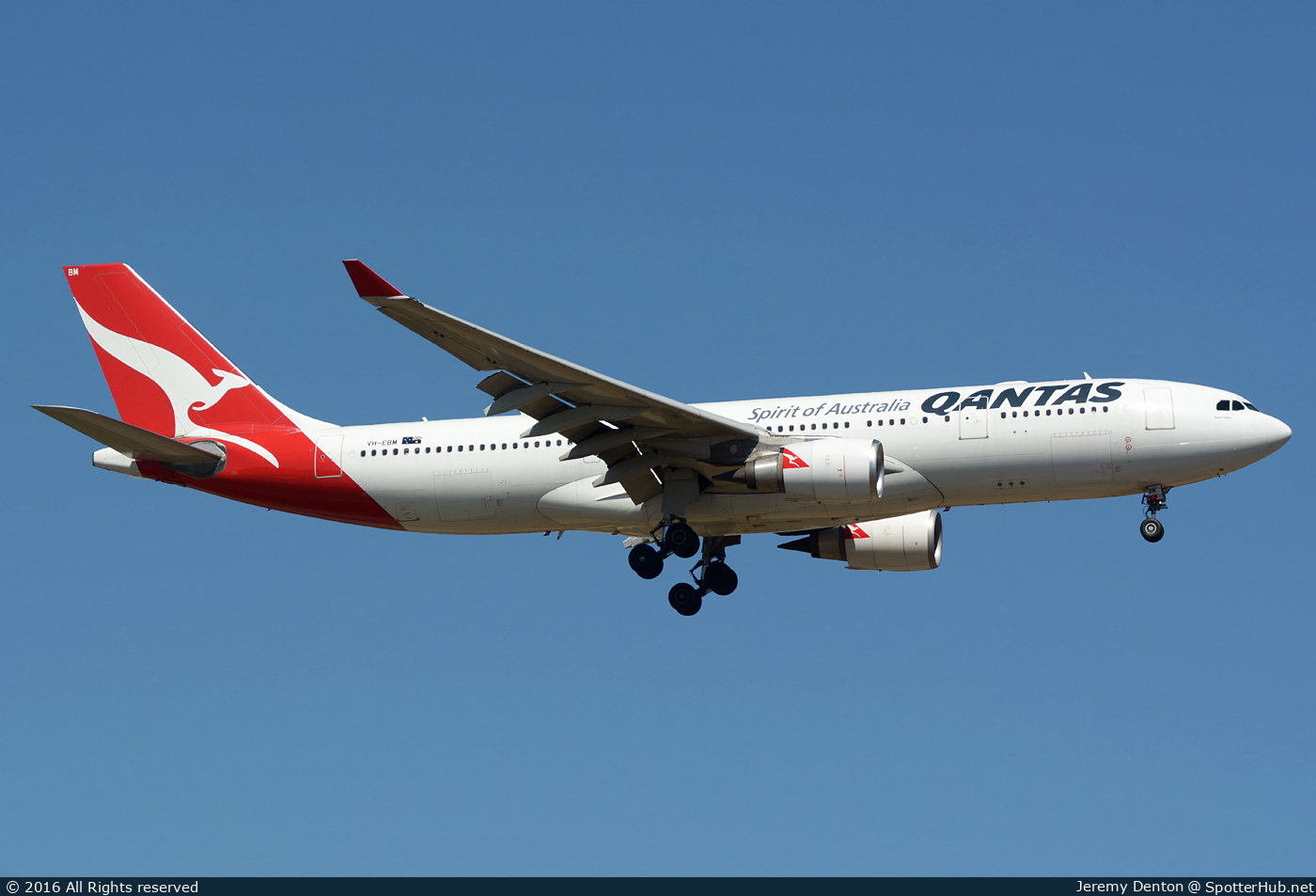 Photo of VH-EBM - Airbus A330-202 operated by Qantas