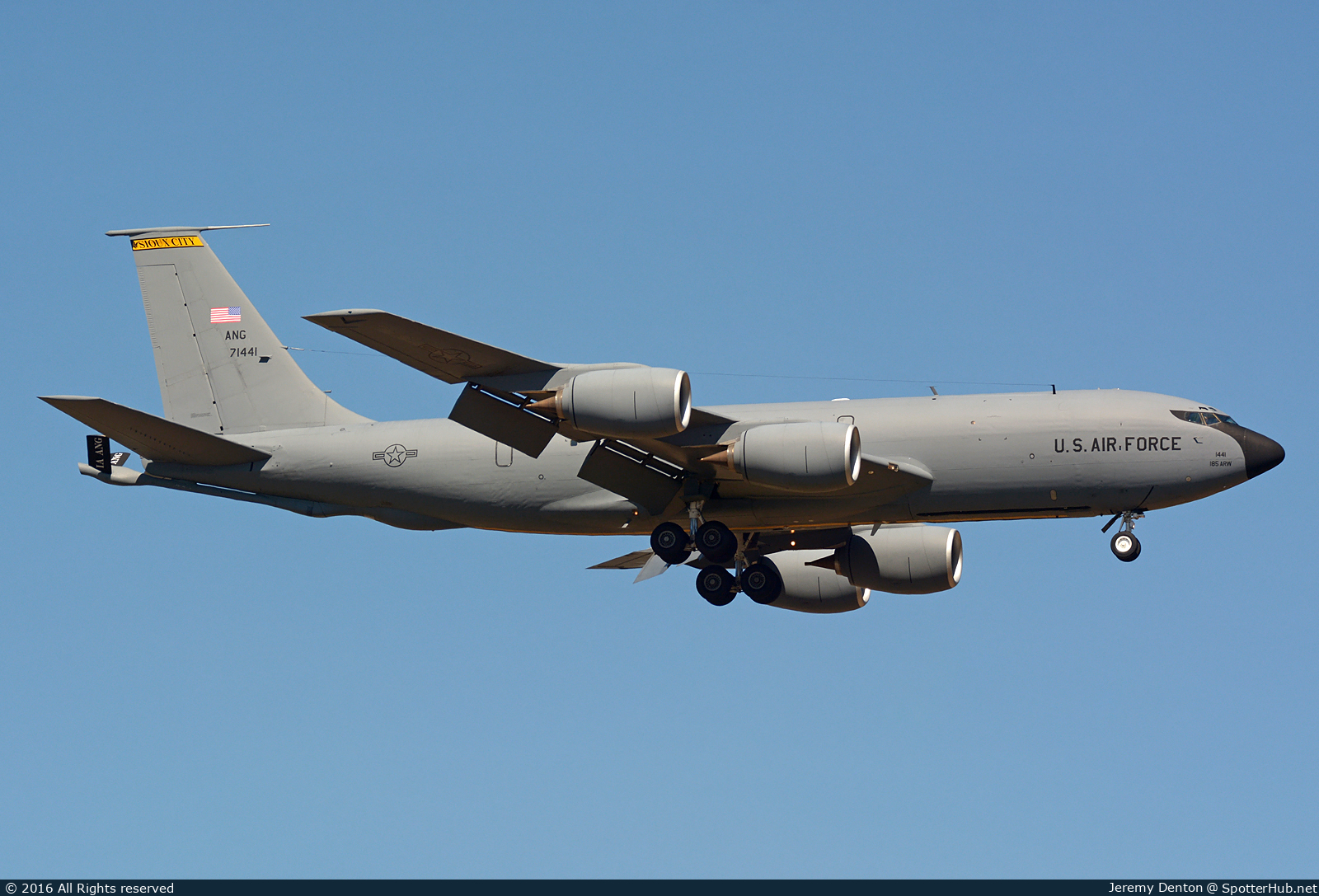 Photo of 57-1441 - Boeing KC-135R Stratotanker operated by US Air Force