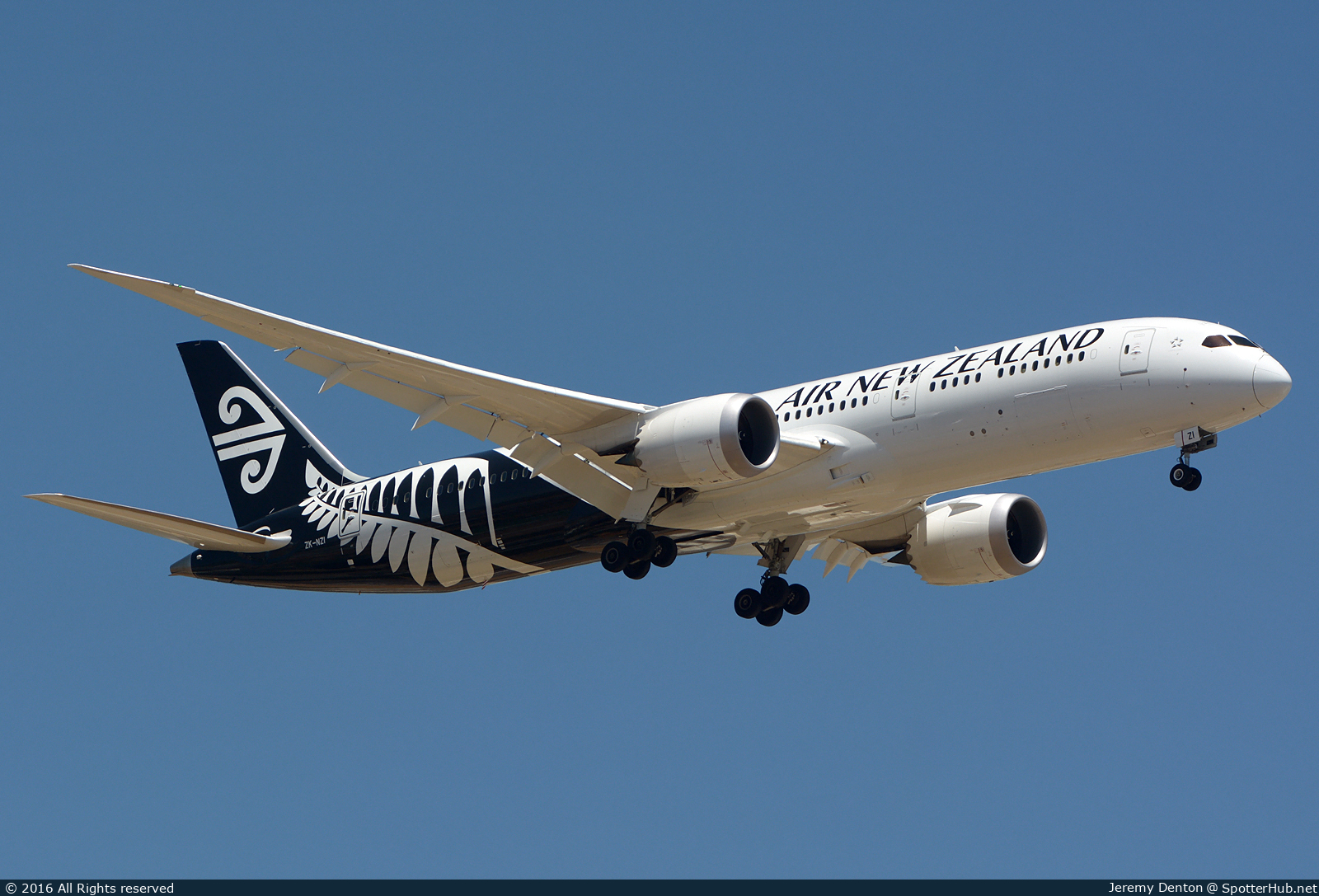 Photo of ZK-NZI - Boeing 787-9 Dreamliner operated by Air New Zealand