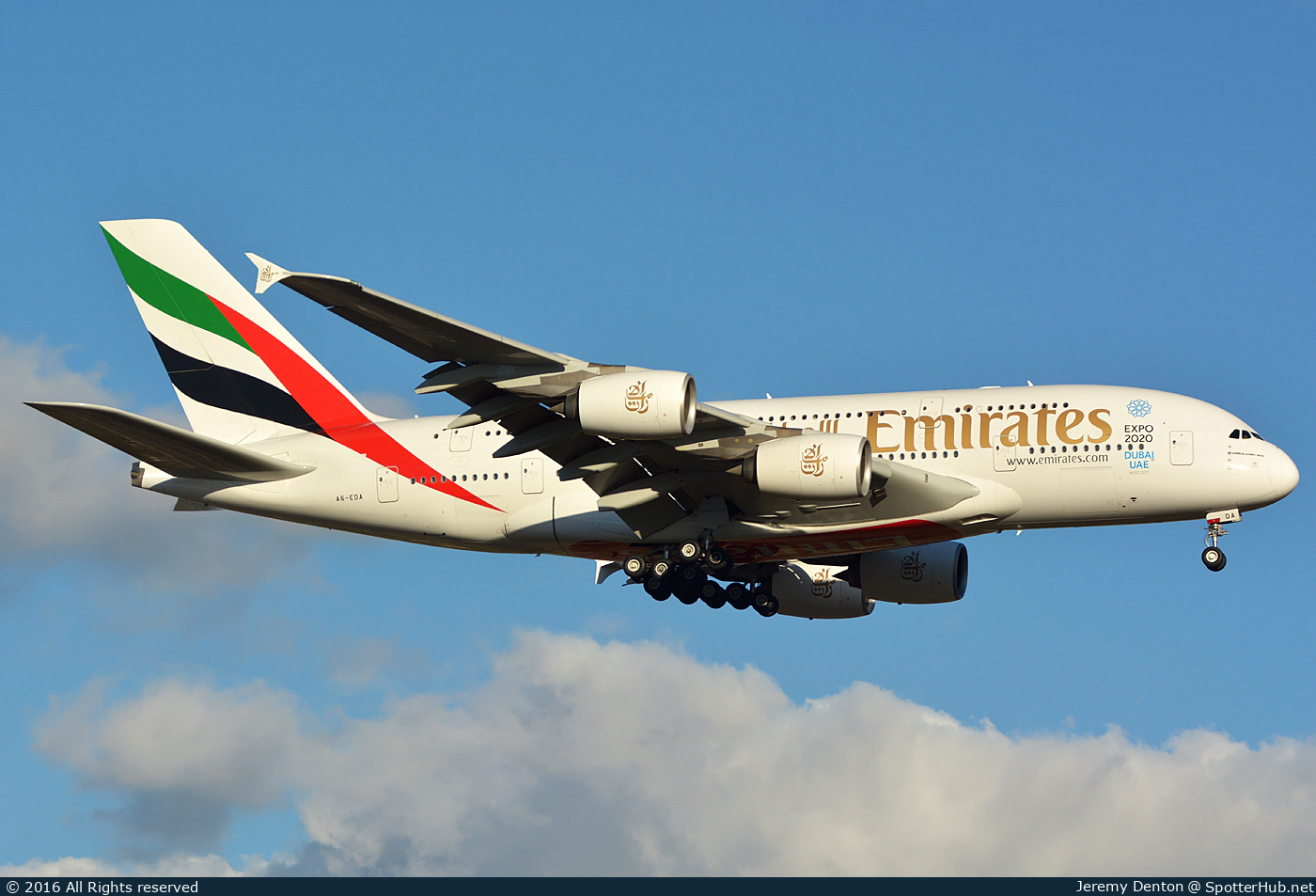 Photo of A6-EDA - Airbus A380-861 operated by Emirates