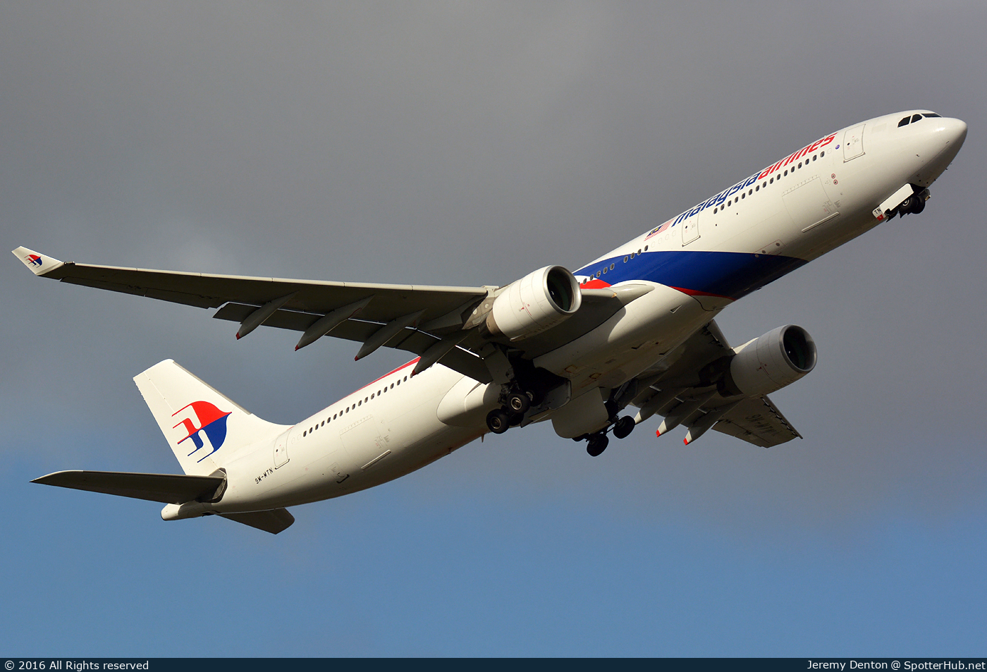 Photo of 9M-MTN - Airbus A330-323 operated by Malaysia Airlines