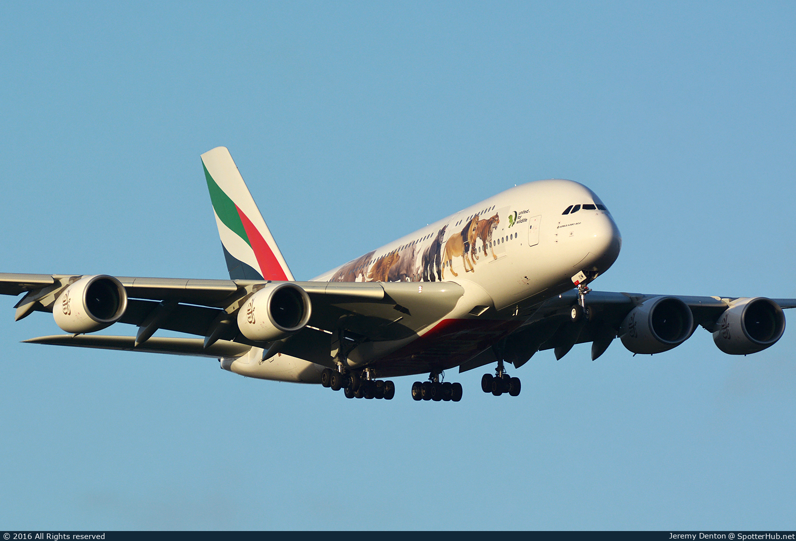 Photo of A6-EOM - Airbus A380-861 operated by Emirates