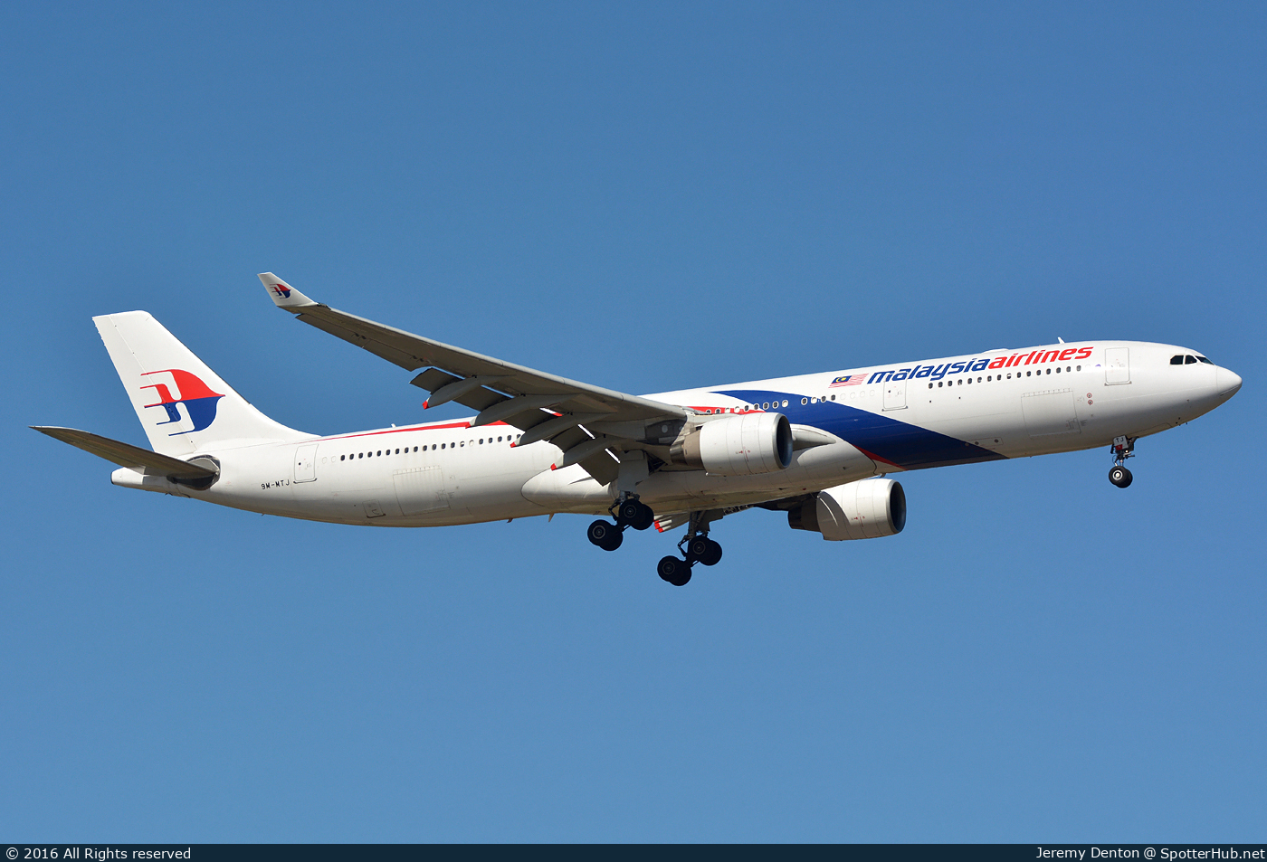 Photo of 9M-MTJ - Airbus A330-323 operated by Malaysia Airlines