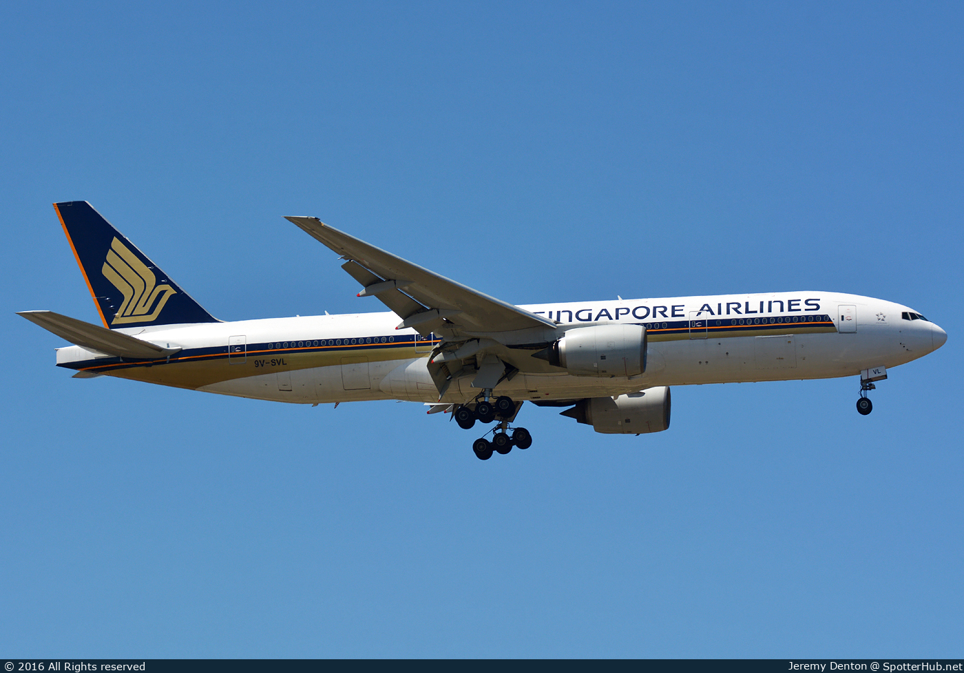 Photo of 9V-SVL - Boeing 777-212(ER) operated by Singapore Airlines