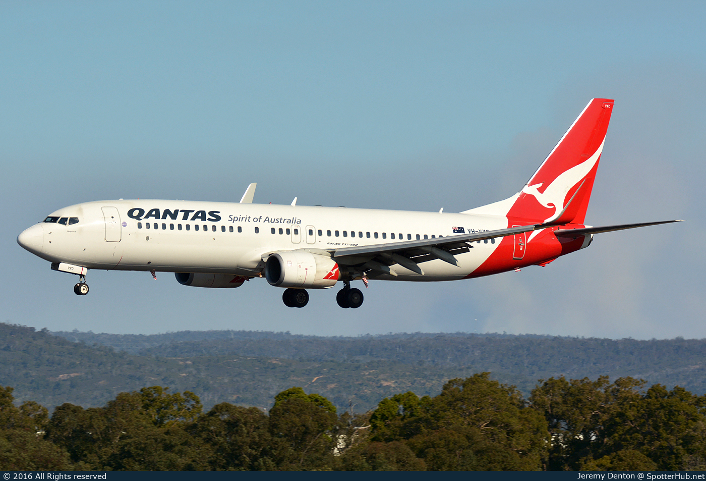 Photo of VH-VXC - Boeing 737-838 operated by Qantas