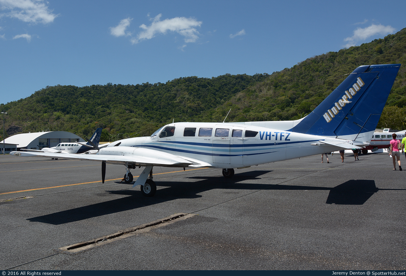 Photo of VH-TFZ - Cessna 402C operated by Hinterland Aviation