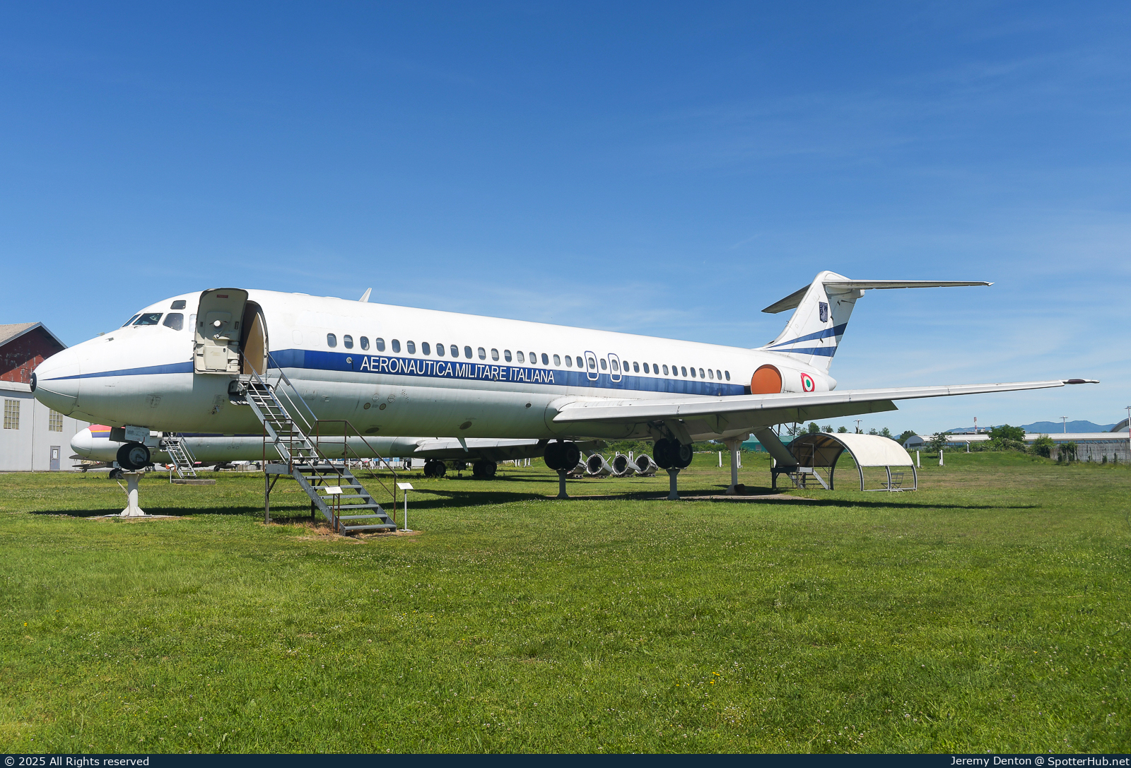 Photo of MM62012 - McDonnell Douglas DC-9-32 operated by Italian Air Force