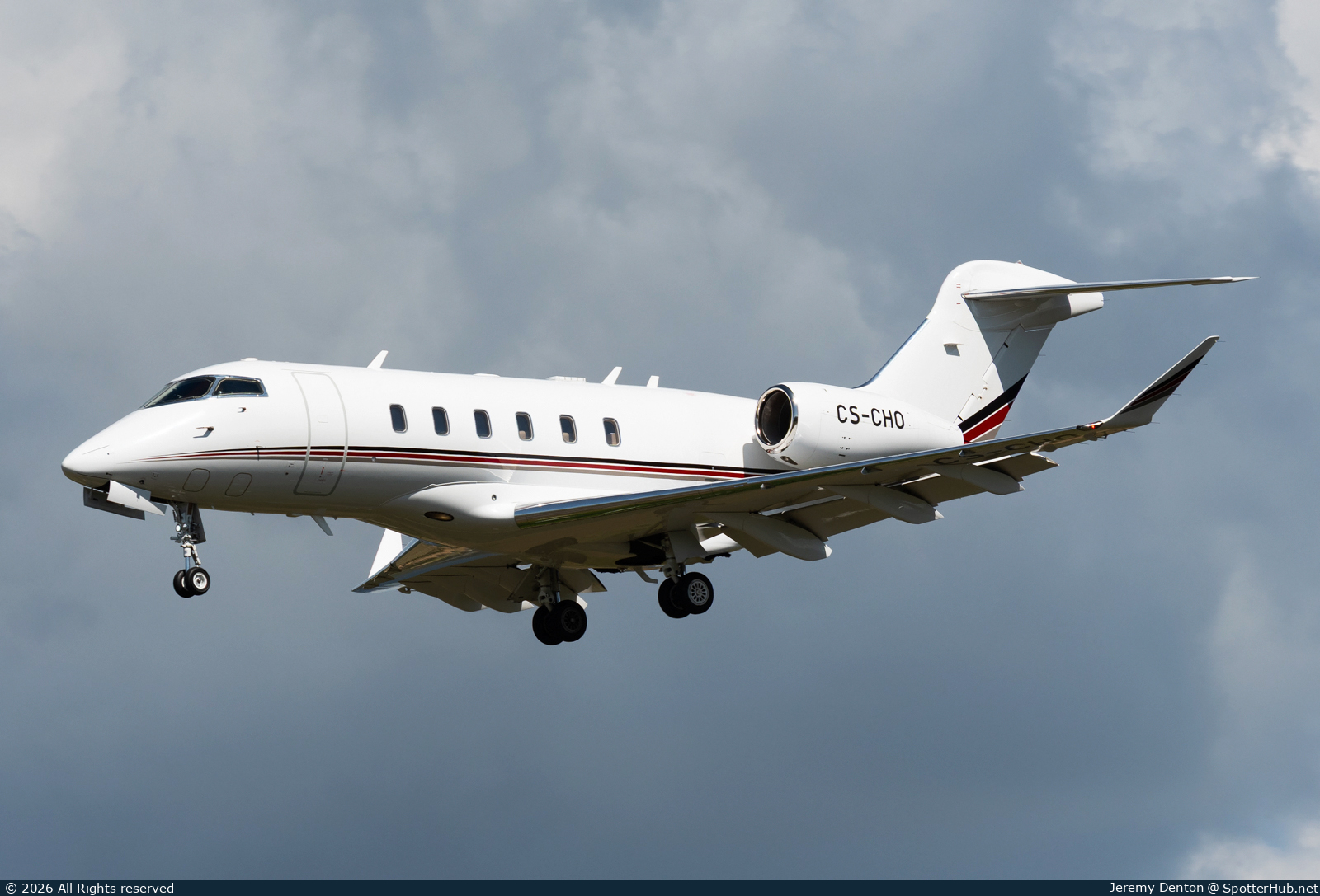 Photo of CS-CHO - Bombardier Challenger 350 operated by NetJets Europe