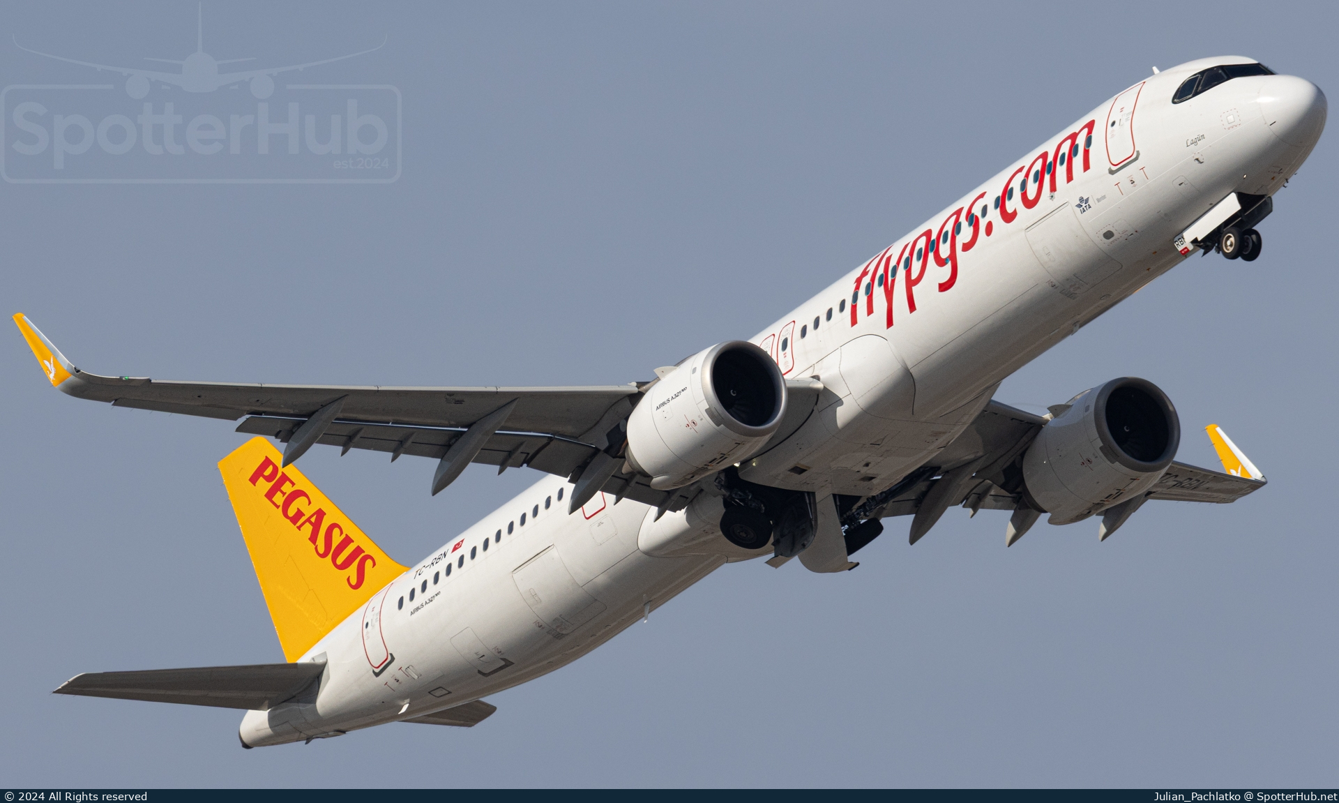 Photo of TC-RBN - Airbus A321-251NX operated by Pegasus Airlines