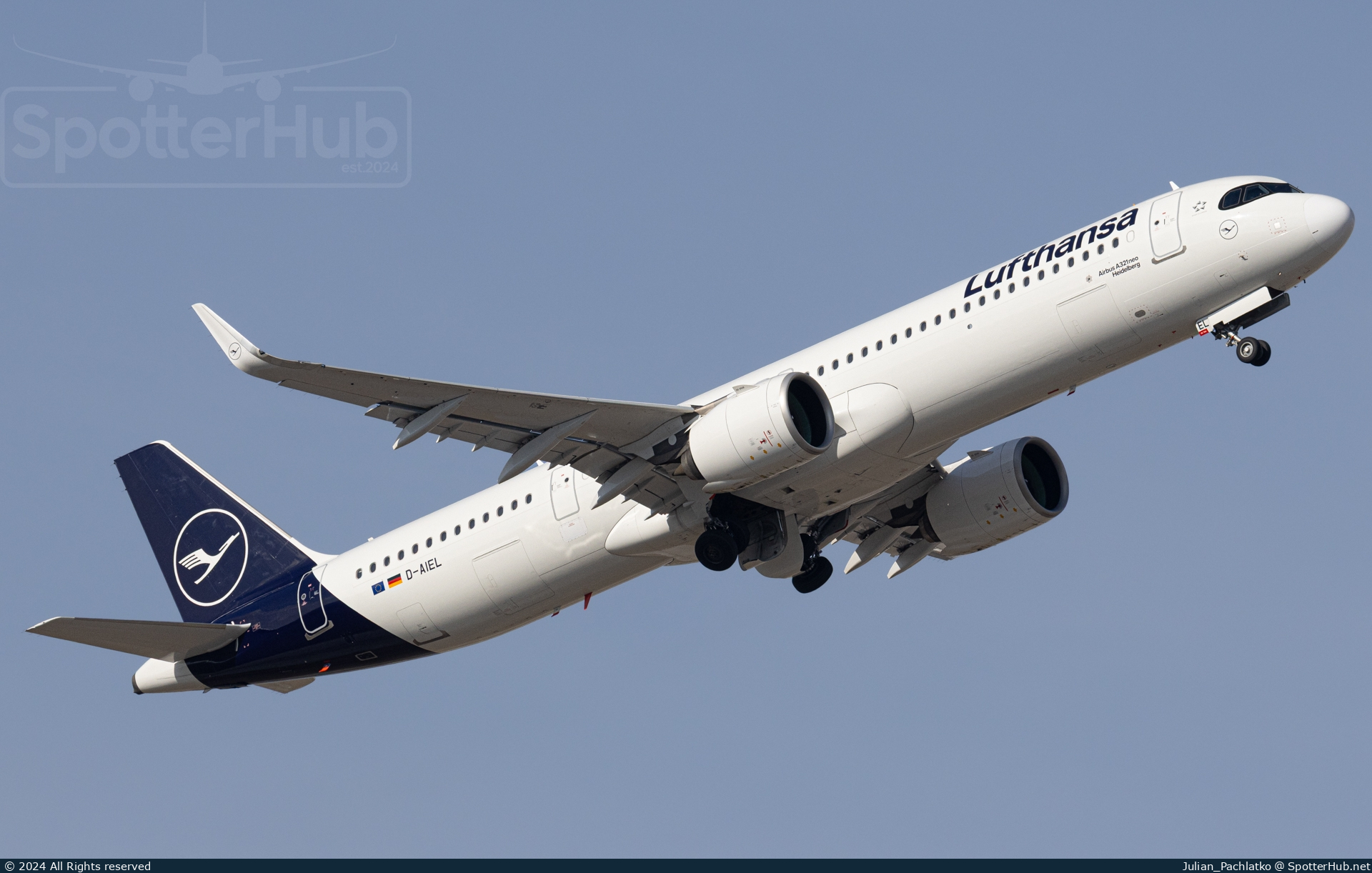 Photo of D-AIEL - Airbus A321-271NX operated by Lufthansa