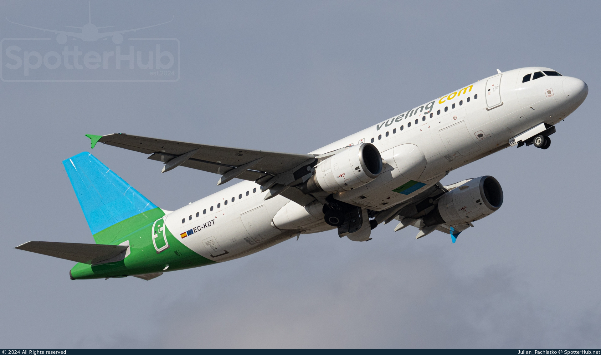 Photo of EC-KDT - Airbus A320-216 operated by Vueling